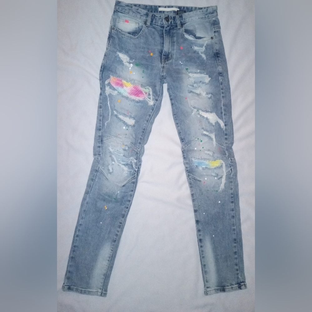 KLOUD 9 factory distressed, paint splatter skinny jeans. Size 30/32